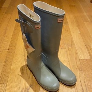 Hunter tall women rain boot NWT